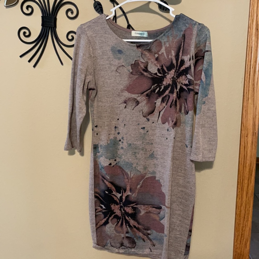 Dress - Picture 2 of 2